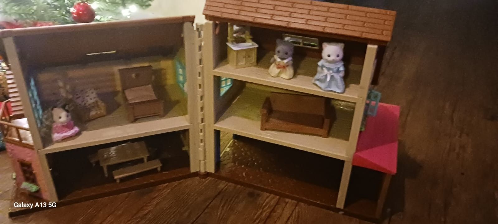 Casita Y Figuras De Anime