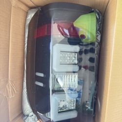 *NEW* 2016-2019 Silverado 1500 Tail Lights w/ harnesses