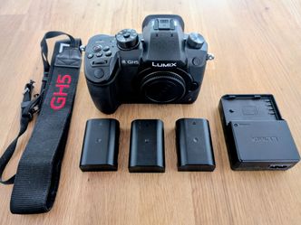 Panasonic Lumix GH5 Camera