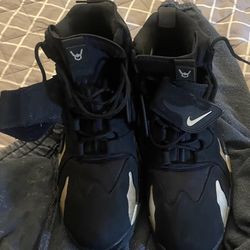 DEION SANDERS NIKE DT MAX 96