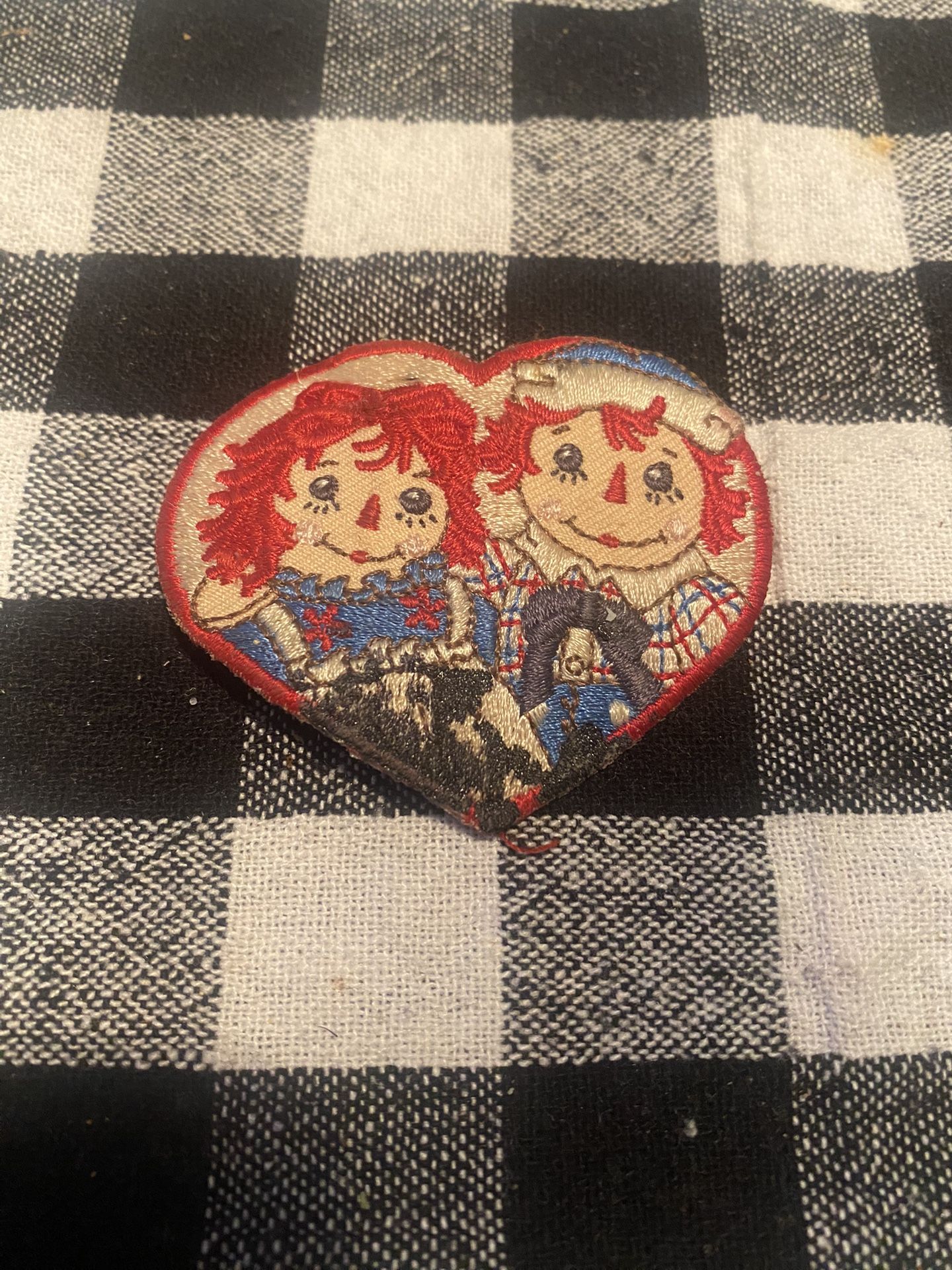 VINTAGE RAGGEDY ANN AND ANDY HEART PATCH IRON ON