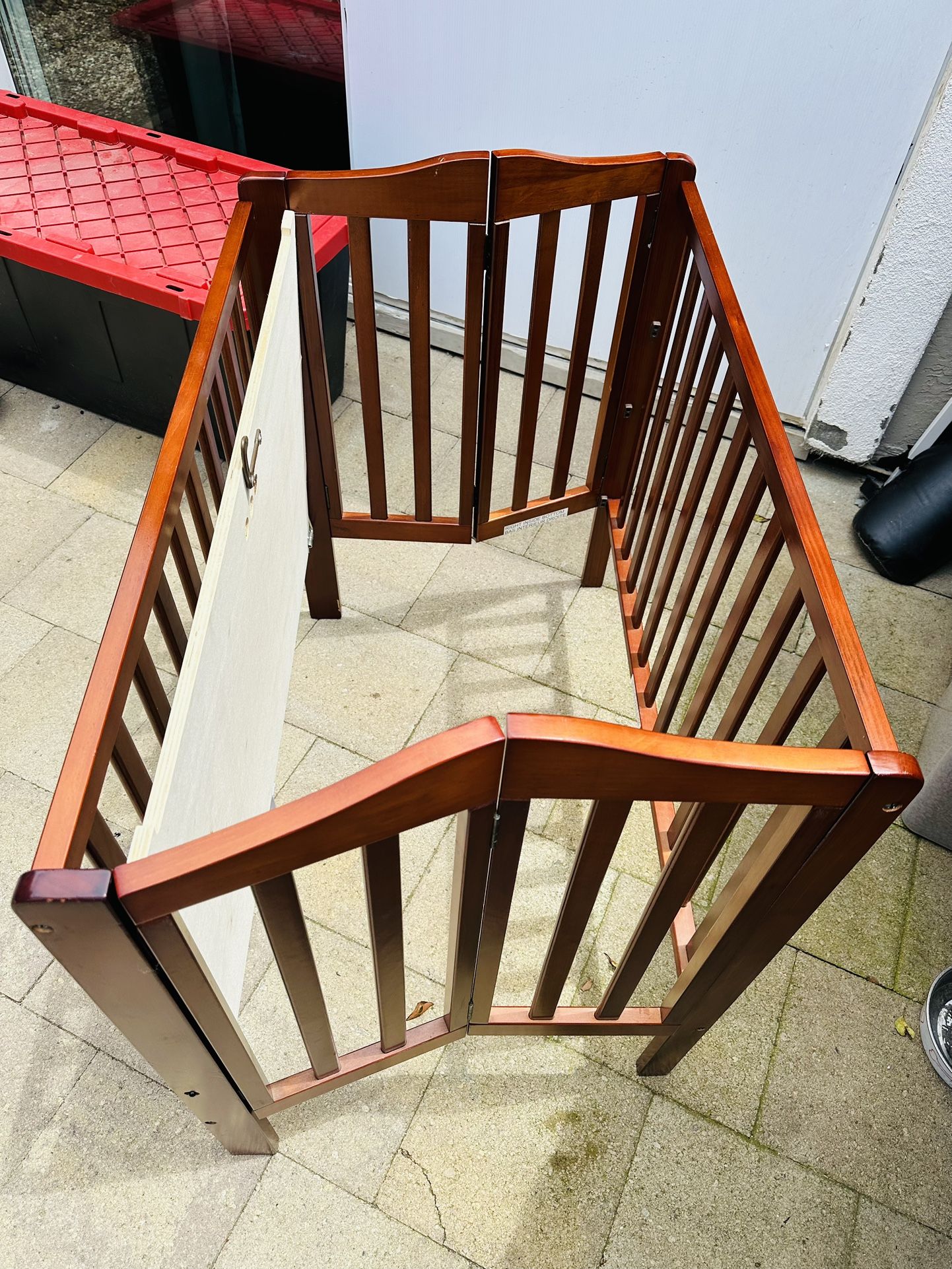 Mini Crib. Dog Kennel And House