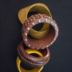 Vintage 4 pc Chunky Bracelet LOT Stack Bangles Brass On Wood Lucite Wood