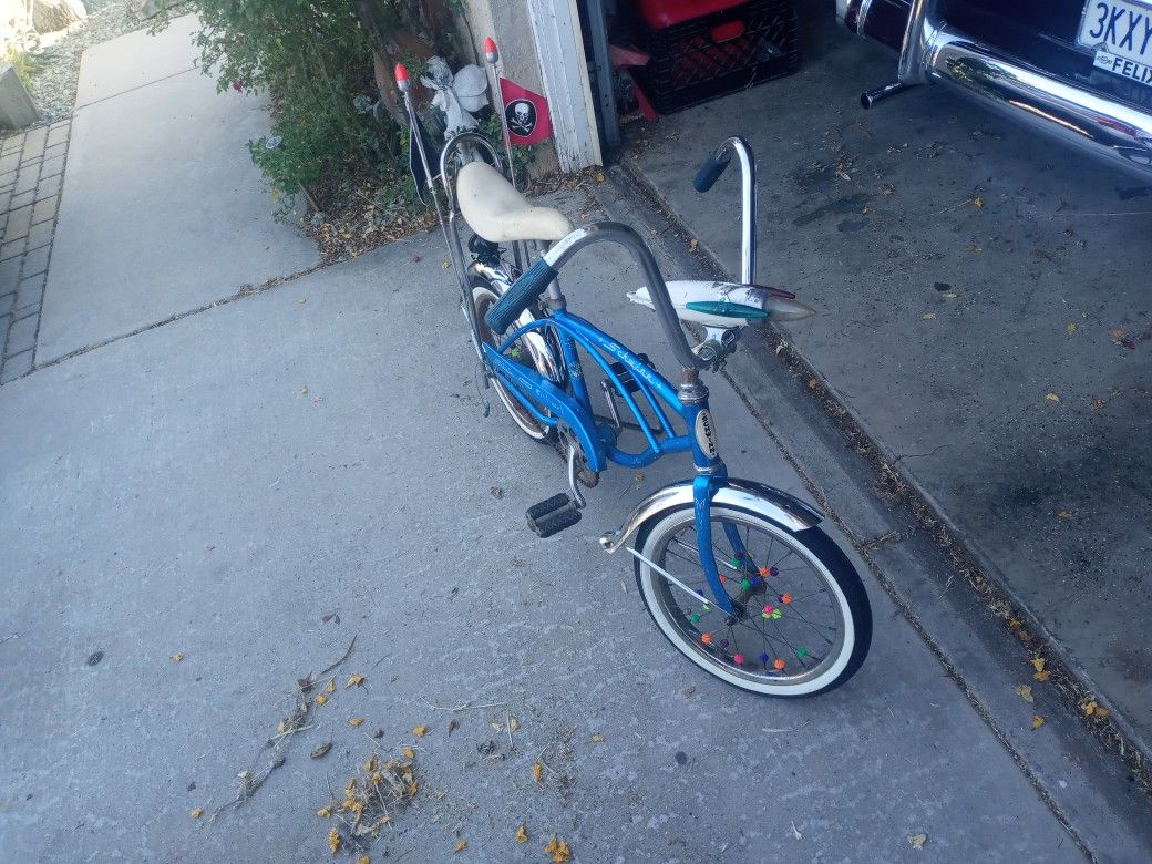 Vintage early midget schwinn stingray 16" Size original blue boys bike