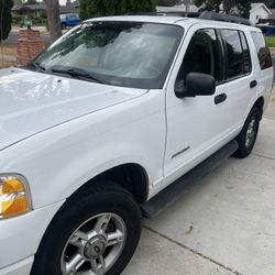 2005 Ford Explorer