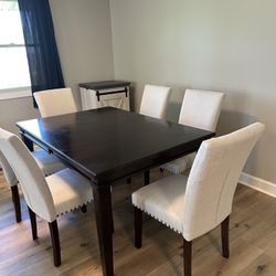 Expressing Dining Table + 6 Upholstered Chairs 