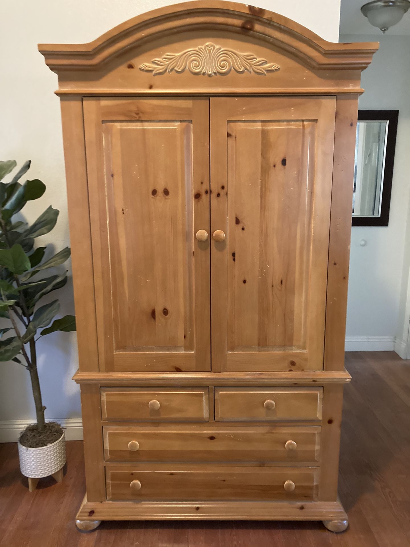Broyhill Entertainment Center