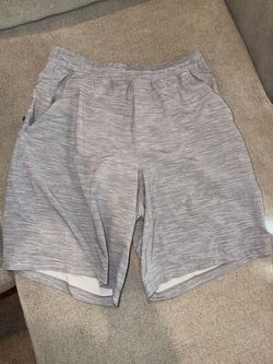 Men’s Lululemon lined shorts Men’s Lululemon lined shorts