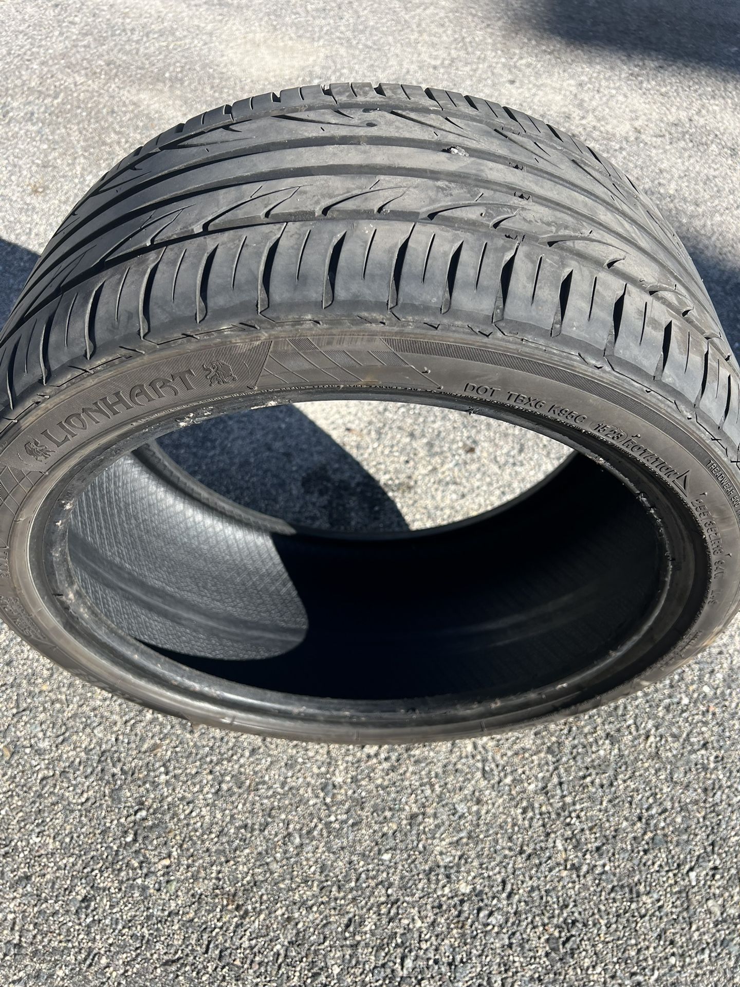 Tire 255/35/18