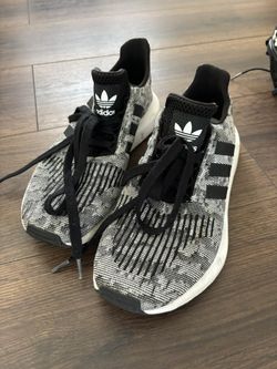 Adidas Sneakers 