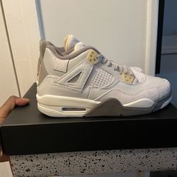 Air Jordan 4 Craft Photon Dust Size 6.5Y