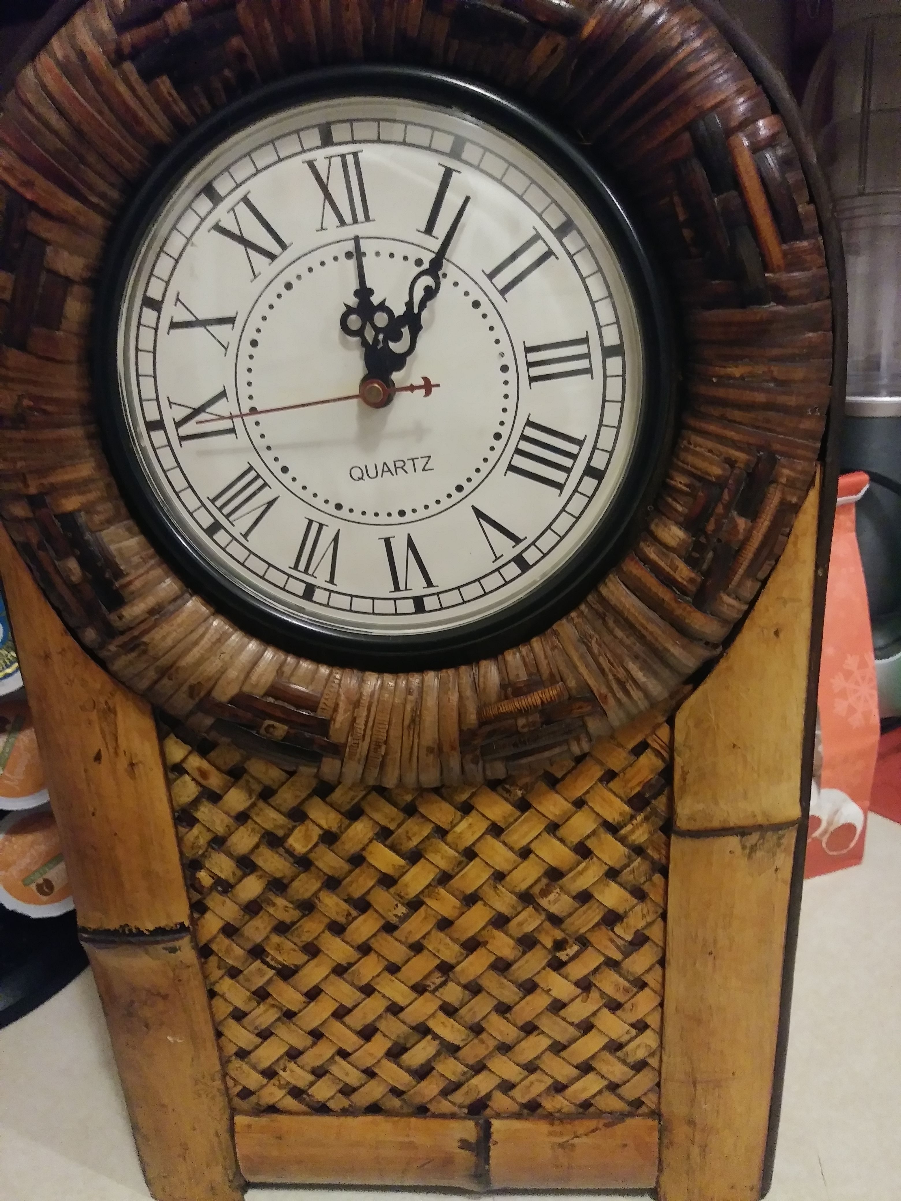 Nice hard wicker Quartz clock
