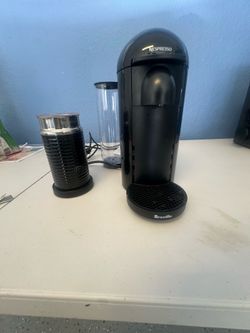 NESPRESSO VERTUO PLUS DELUXE Coffee maker and AEROCCINO 3