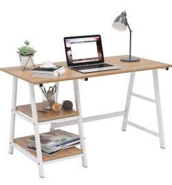 Desk / Escritorios 