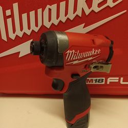 Milwaukee m12 fuel BRUSHLESS IMPACT Driver with battery