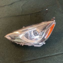 2015 PRIUS C Headlight Drive Side