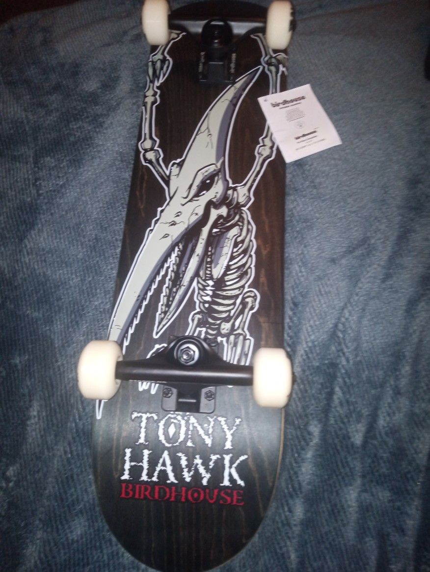 $80 Brand New Tony Hawk Birdhouse Complete