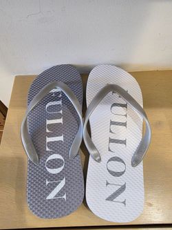 Flip flop , thong sandals, grey white, Fullon Hotel and resorts, new, approx Size 11
