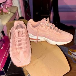 Nike Air Max 95 size 6y