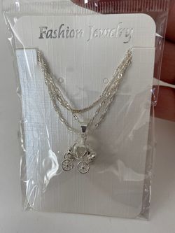 Children’s Princess carriage necklace