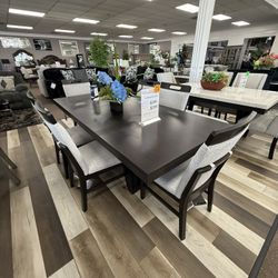 7 Pc Dining Table 