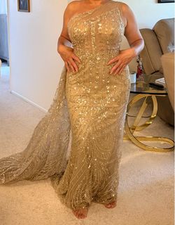 Beautiful elegant Gold Beaded One-Shoulder Evening Gown