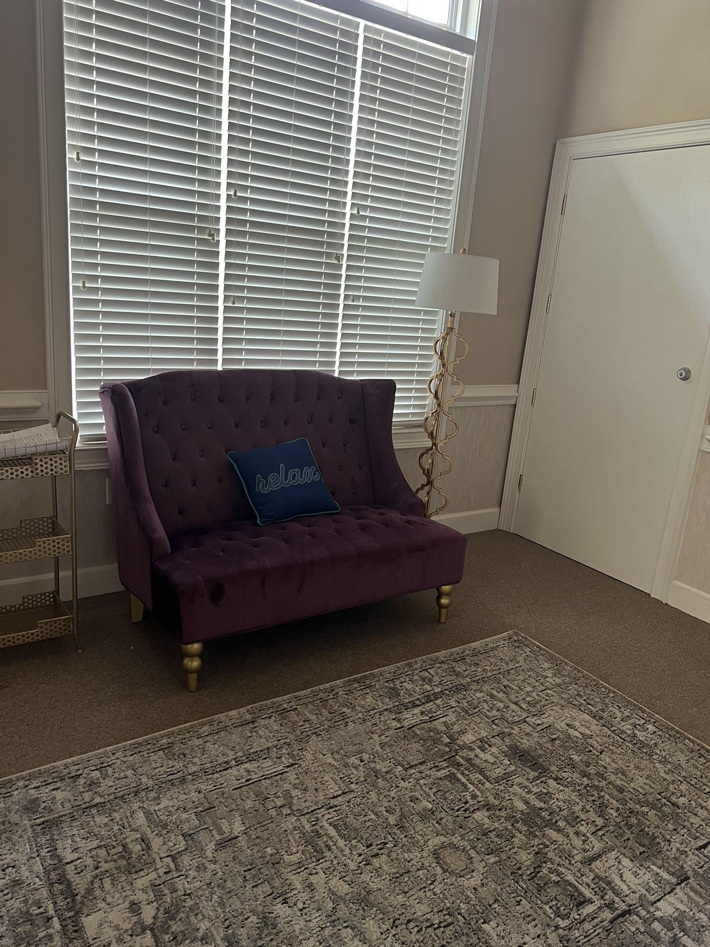 Super Cute Modern Purple Couch Sofa loveseat 