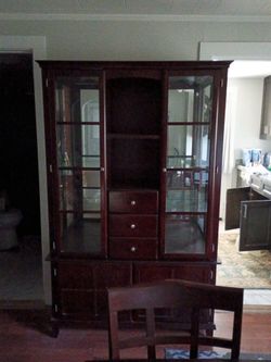 8 pcs dining room table and cabinets
