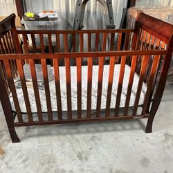 Baby Crib With mattress 
