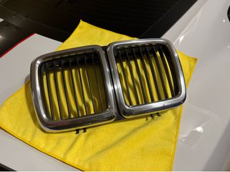 BMW signature front grill, previously owned, in good condition.