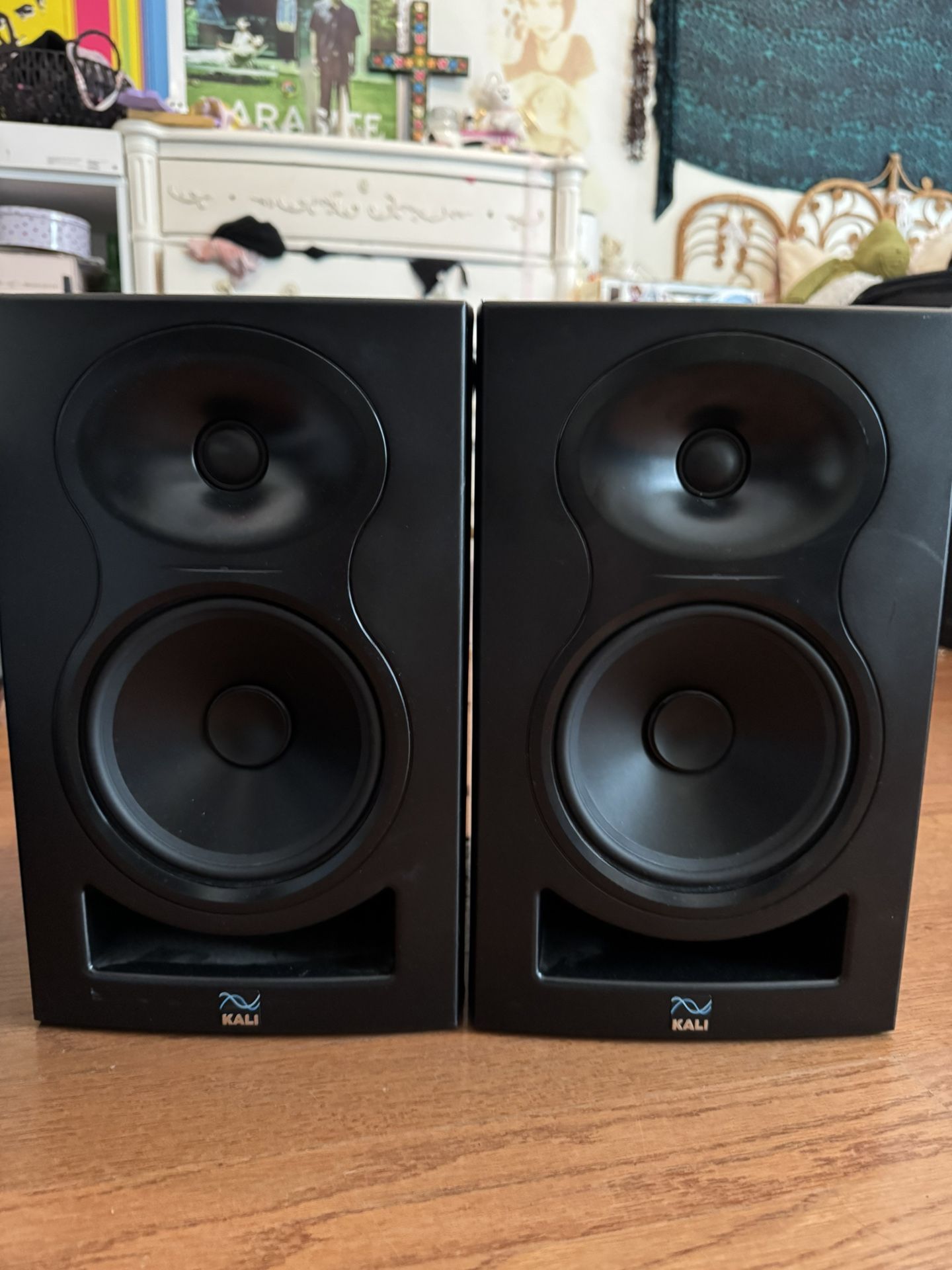Kali Audio LP-6V2 6" 2-Way Powered Studio Monitors Pair