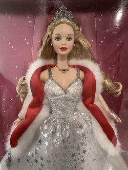 Holiday Celebration Barbie Doll Especial Edition 2001