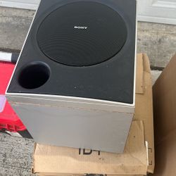 Speaker With Its Connections