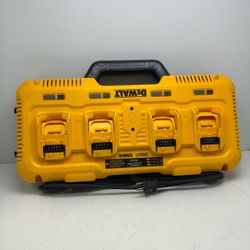 Dewalt Fast Charger 4 Port Charger 21968948