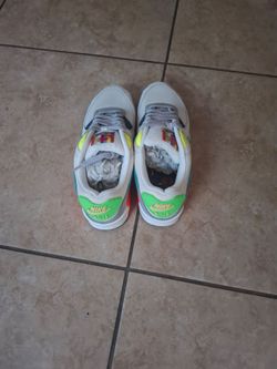 Unisex nikes