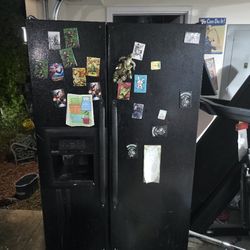Refrigerator 