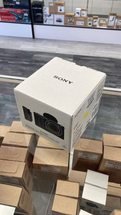 Sony ZV-E10 II W/ 16-50mm