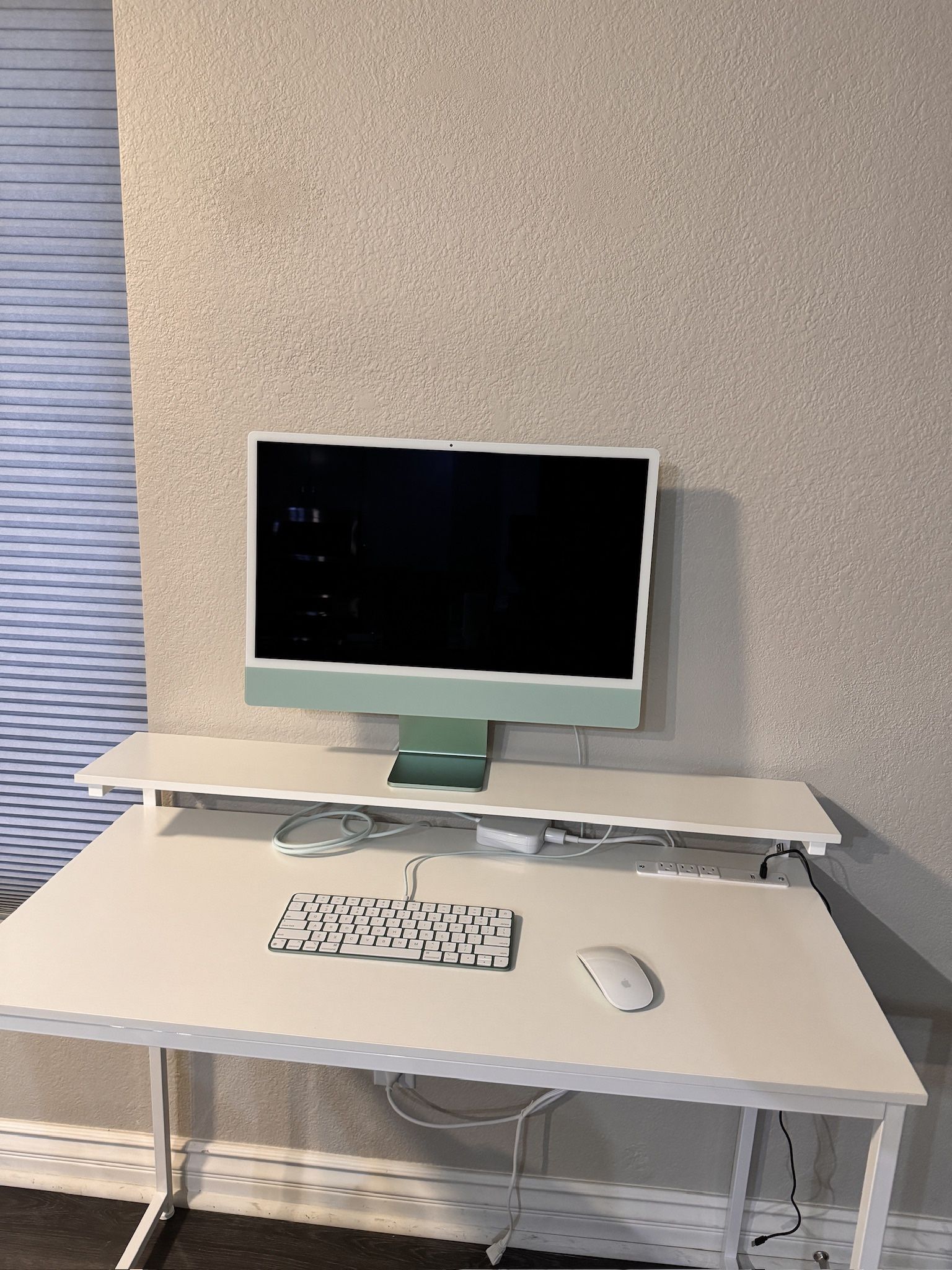 iMac 24 Inch Like NEW
