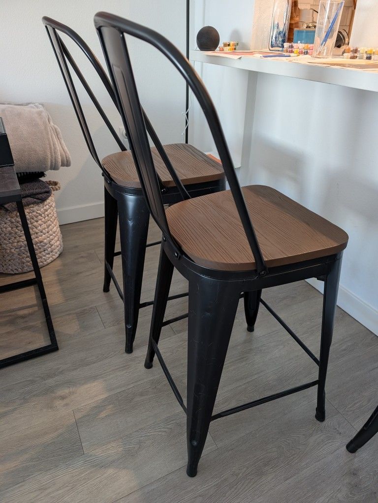 4 Bar Stools