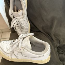 Nike Air Force Women’s Sneakers