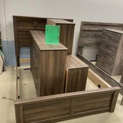 JUARARO DARK BROWN PANEL BEDROOM SET