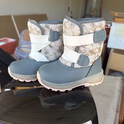 Carters Girls Snow Boots