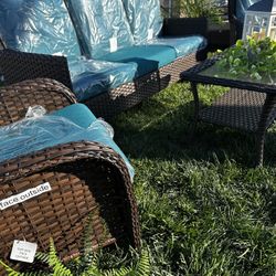 brand new patio set 