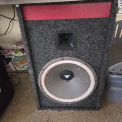 Cerwin Vega  2way 15" Soeakers