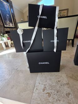 Chanel Luxury Gift Boxes, Shopping Bags, Ribbons & Packaging – Lot