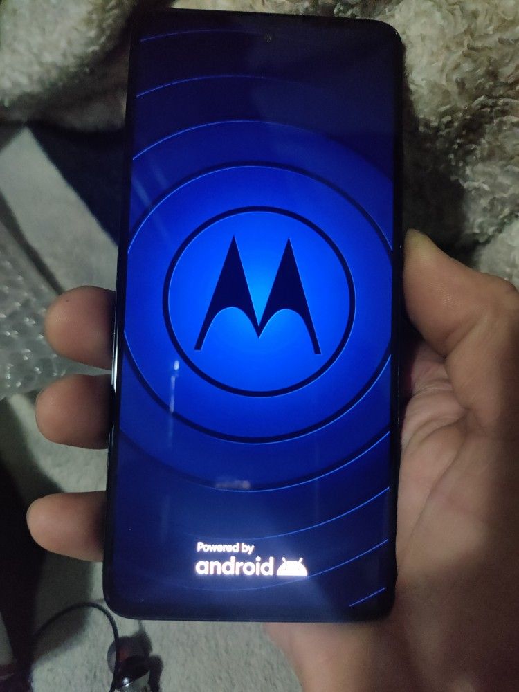 Moto Edge 2022 5G - Unlocked Refurbished 