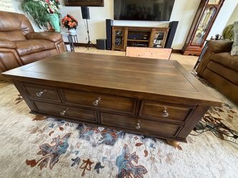 Ashley Furniture 3-Piece Living Room Table Set
