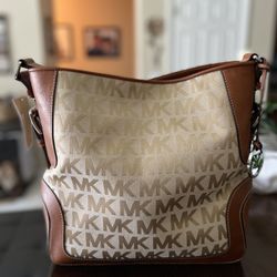 BRAND NEW Michael Kors Brookville Lg Shoulder Purse