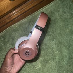 Beats Solo 3  (Rose Gold)