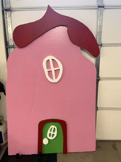 Cindy Lou Foam Backdrop 